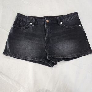 Divided Size 10 Black Denim Women's Shorts New With Tags